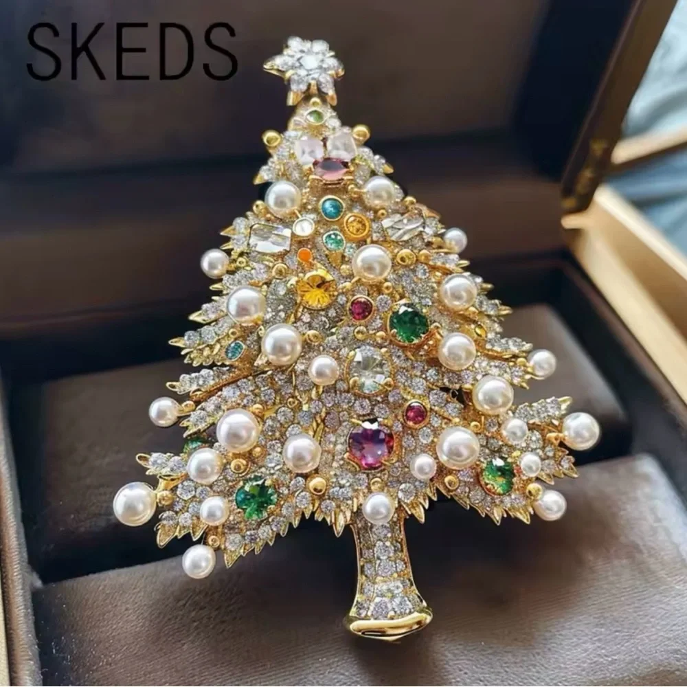 Gorgeous Christmas Tree Brooch Pin
